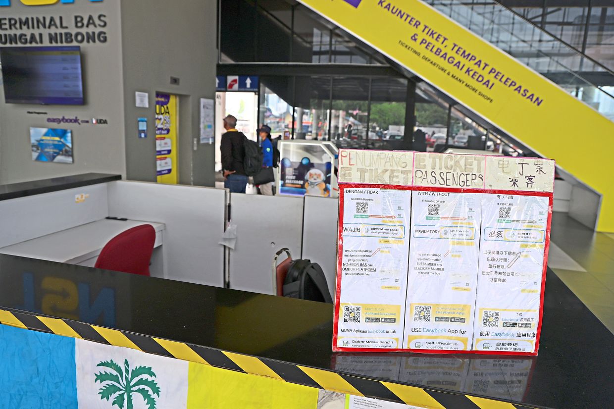 No one is manning the ticketing counters to offer assistance.