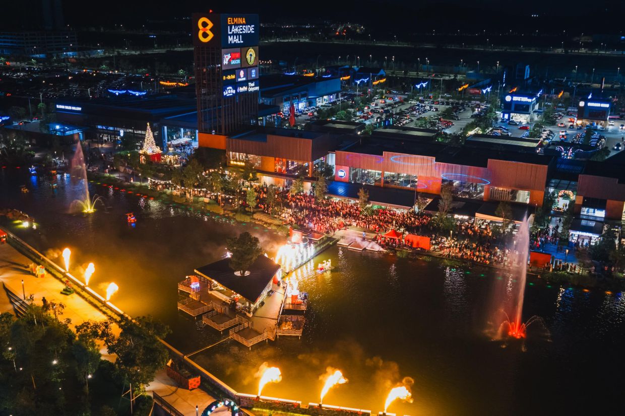 The vibrant and bustling Elmina Lakeside Mall consistently attracts shoppers and visitors not only from the City of Elmina, but from across the Klang Valley, drawn by its unique lakeside setting and curated mix of retail, dining and lifestyle offerings.