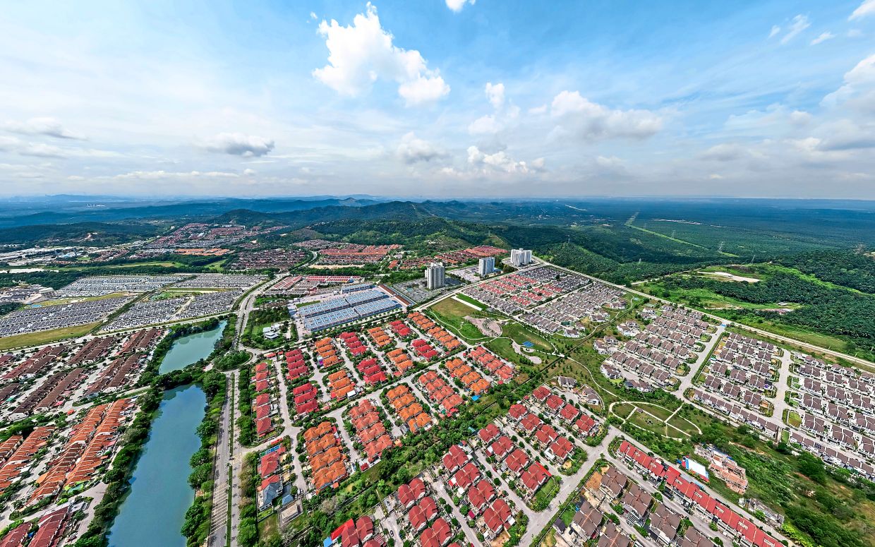 An aerial view of Alam Suria. More than two decades since its launch, Alam Suria continues to grow around the needs of its community, bringing homes, amenities and green spaces together.