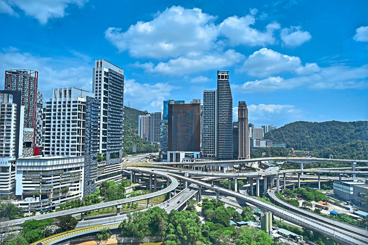 Selangor alone contributed 26.5% to Malaysia’s total GDP in 2025, with the state’s total GDP reaching RM460.1bil.— RAJA FAISAL HISHAN/The Star