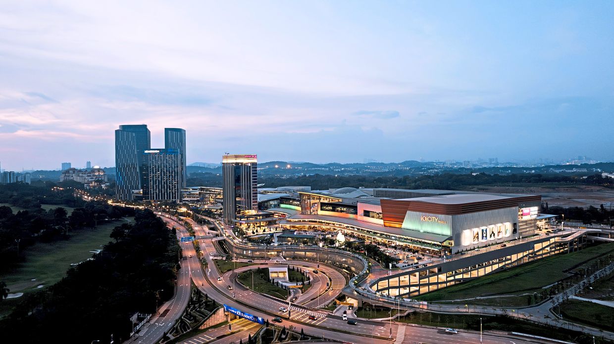 IOI City Mall is Malaysia’s largest mall.