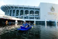 Thai floods disrupt factories, capital still at risk, PM says 