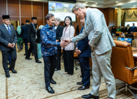Sultan stresses clear path for Brunei LNG, BGC competitiveness