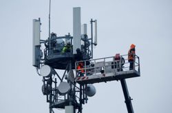 European telcos may get more time to phase out high-risk suppliers under EU proposal