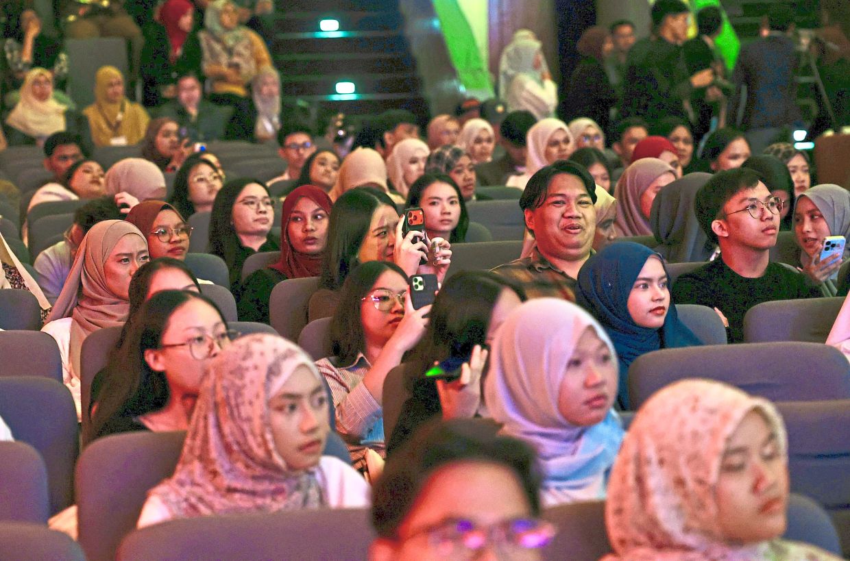 Family members, friends and supporters of the trainee teachers enjoying the concert.