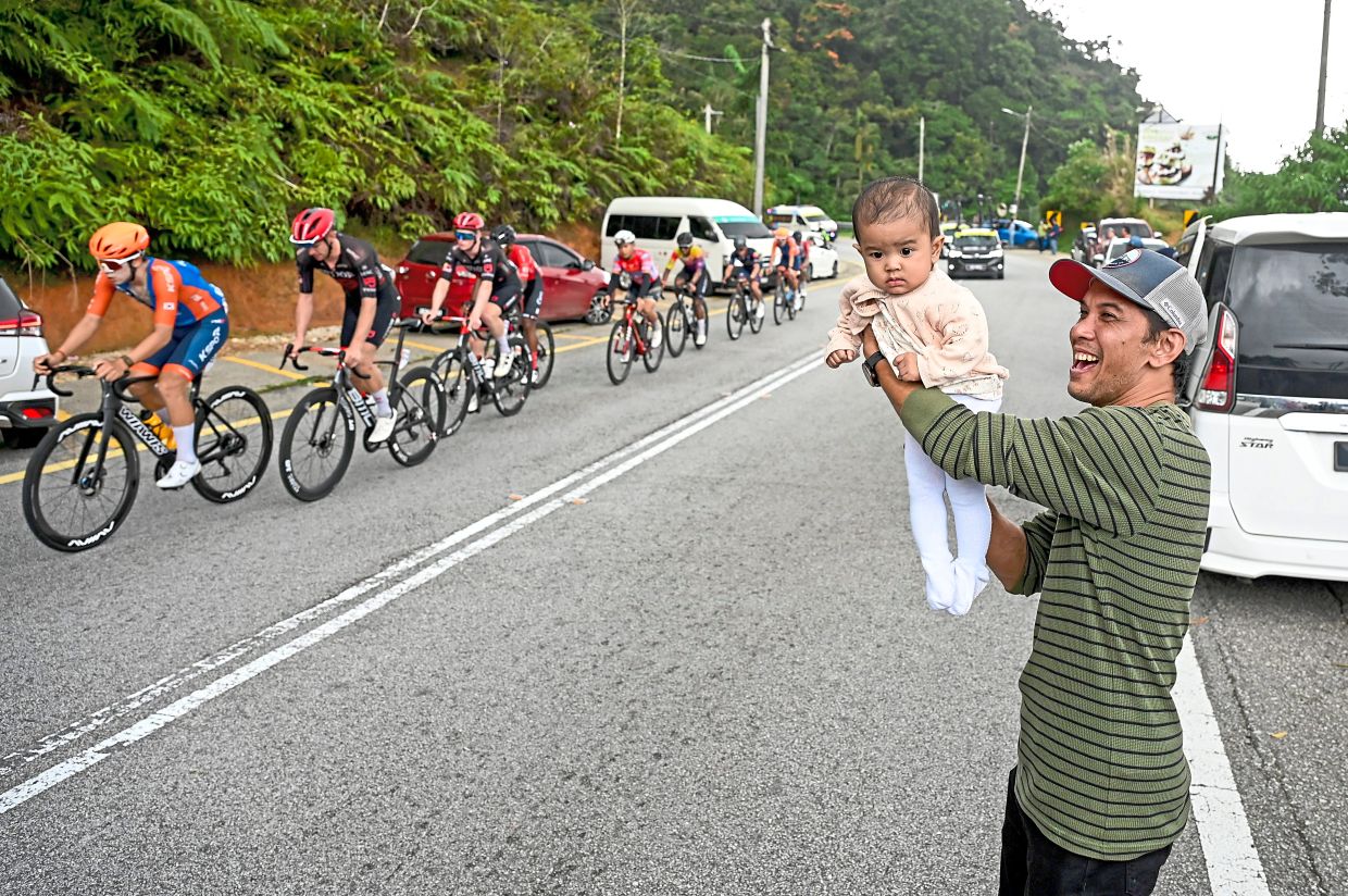 All-rounder Rikunov claims polka dot jersey after conquering Cameron