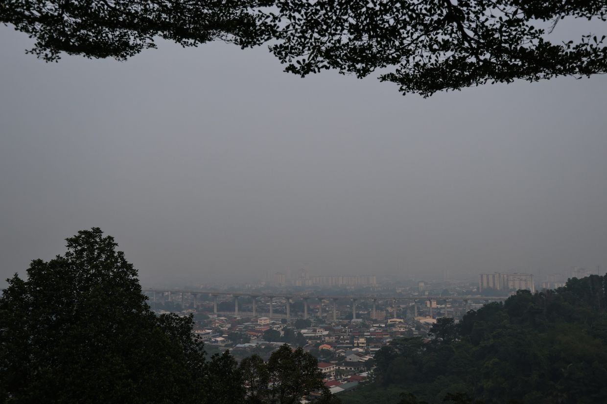 Air Quality Declines: Eight Areas in Peninsular Malaysia Record Unhealthy Readings