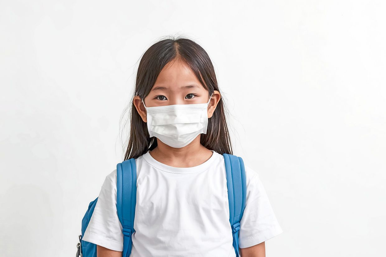 Even mild symptoms can affect a child’s concentration, classroom participation and attendance. Photo: Vecteezy
