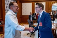 SpaceX donates 50 Starlink kits to M'sia to strengthen disaster preparedness, says Anwar