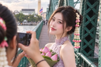 Chinese tourists flock to Bangkok’s Song Wat and Khlong Bang Luang, embrace lotus-garland craze