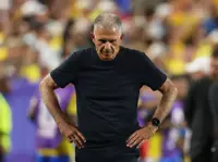 Soccer-Ghana part ways with coach Queiroz after poor start to AFCON qualifiers