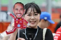 New colours but same Sepang love for Hamilton