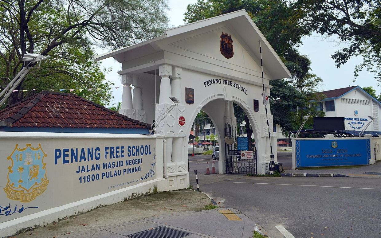 老校友们齐心协力，推动槟城自由学校迈入数字化时代