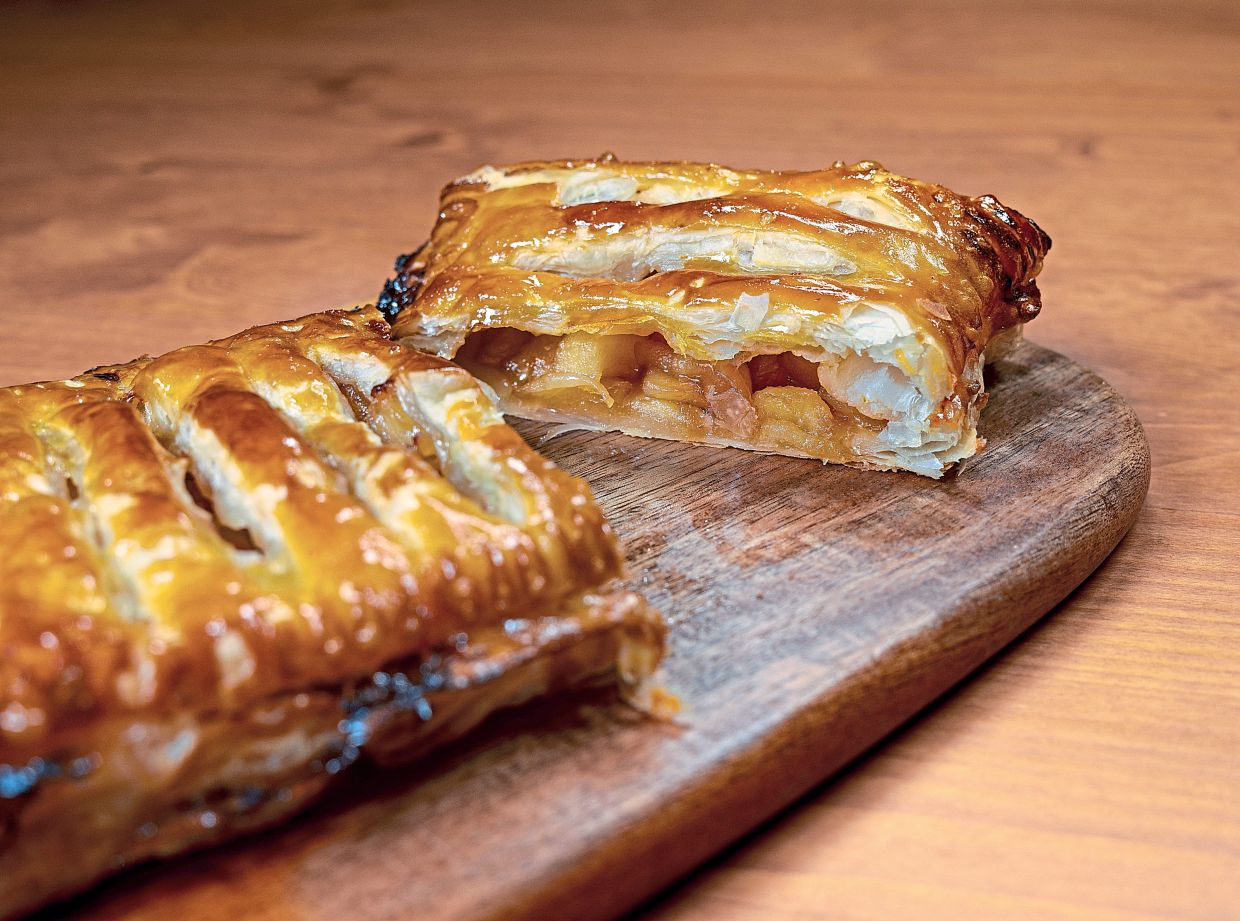 Apple strudel is one of the highlighted desserts on the menu. — GU KO/Pexels