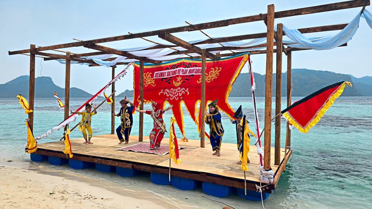 The floating platform at Pulau Mantabuan set up for Pesta Igal-Igal 2026. — MELODY L. GOH/The Star