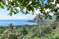 South African hotelier offers cash to locals to keep island clean for tourism