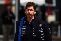 Motor racing-Struggling Williams caught in 'cost cap trap', says Vowles