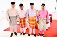 Sultan Sharafuddin meets three Selangor mentris besar