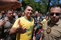 Lula ahead in polls for Brazil's first-round vote; runoff likely