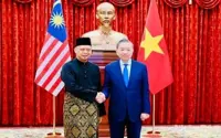 New Malaysian ambassador presents credentials to Vietnamese President, pledges to deepen bilateral ties