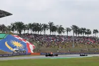 Sepang roars again as over 100,000 F1 fans turn up for final day action