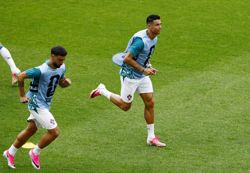 Soccer-Fernandes rejects talk of Portugal rift after Ronaldo's abrupt departure