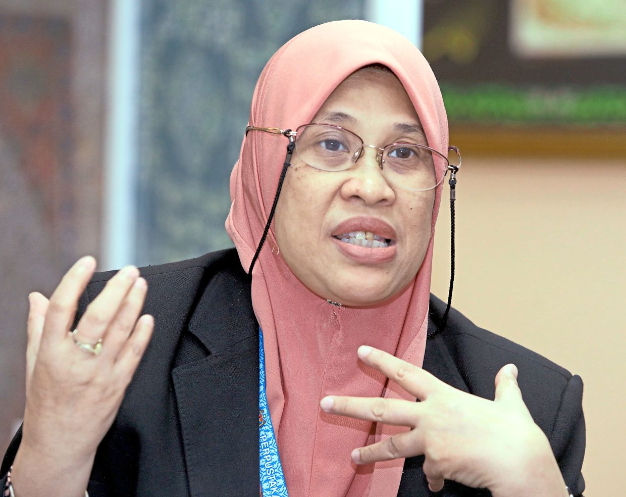 Fatimah identified 14 manuscripts as key candidates for digital acquisition from Russia.