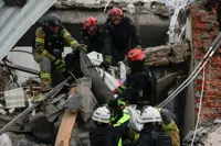 Russian attack kills 6 in Ukraine's Kharkiv, shatters residences