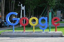 Google faces UK court over app store charges