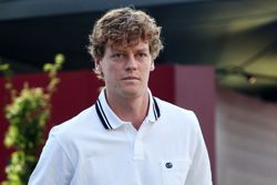 Tennis-Sinner to miss rest of 2026 to recover from knee injury