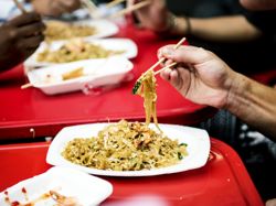 Foreign couple accused of planting chest hair in food to avoid bill