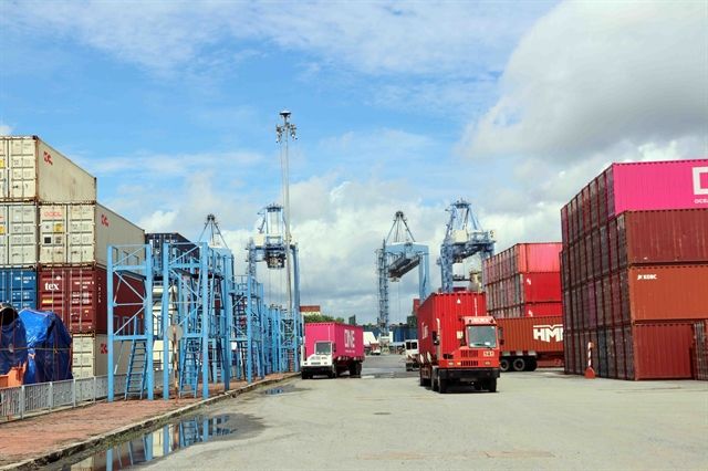 Vietnam returns to trade surplus in September but deficit lingers