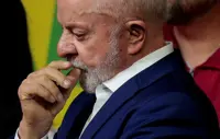 Lula campaign scrambles to rebrand before Brazil runoff