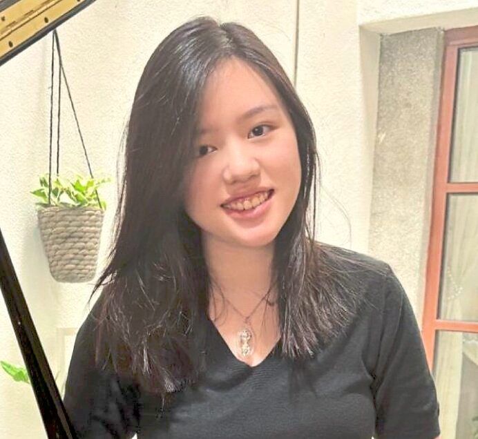 Although online messaging and social media help her reconnect with old friends when meeting up is difficult, Cheng still prefers face-to-face interactions. Photo: Cheng Xuan Ling