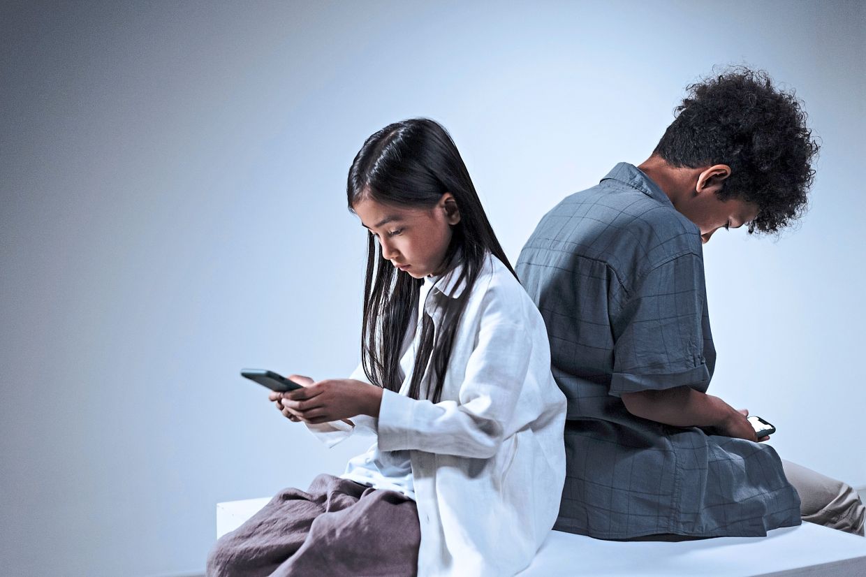 As younger generations are also getting more exposed to the digital world, they might experience high levels of loneliness as well. Photo: Pexels