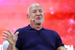 Bezos says Blue Origin likely to pursue IPO in coming years
