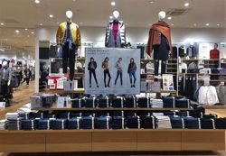 Uniqlo operator Fast Retailing posts 32% rise in profit, beats forecasts