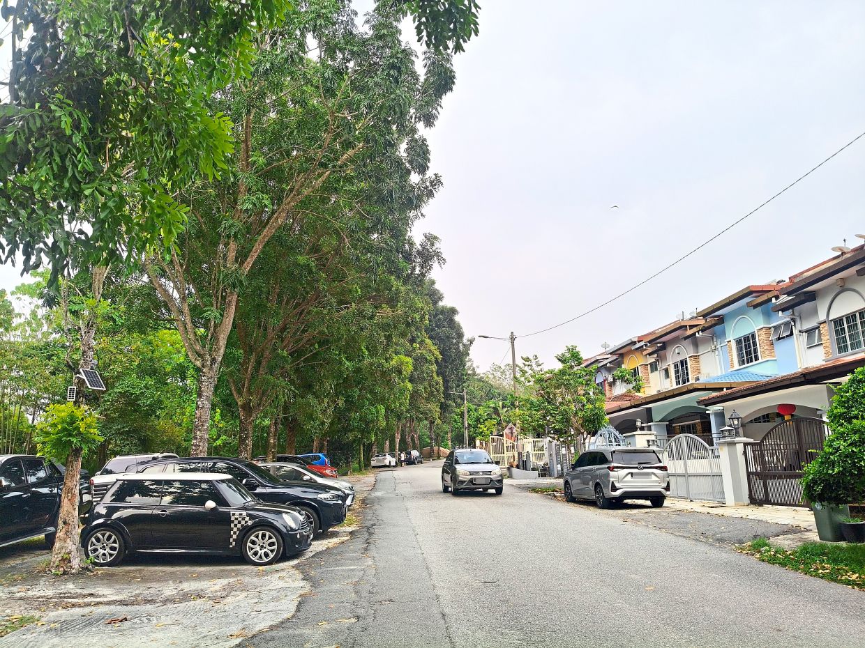 With no alternative routes, Taman Rakan residents rely on narrow Jalan Suria 2 to access the neighbourhood.