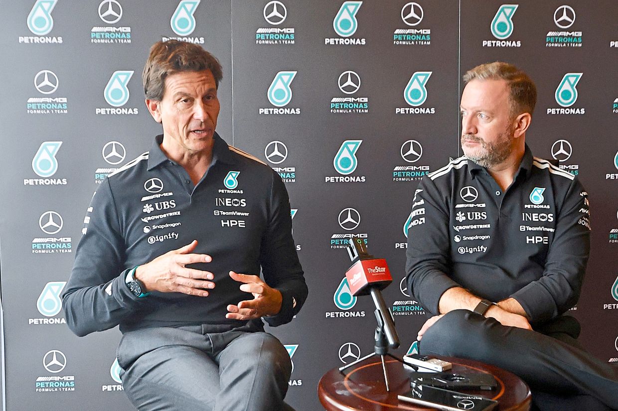Wolff (left) and Lord speak during an exclusive interview, reflecting on the team’s authentic 16-year technical partnership with PETRONAS.