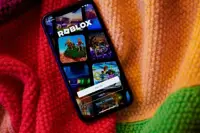 Roblox CEO, S’pore govt fund back Universal Quantum round