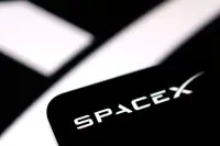 SpaceX takes aim at US wireless carriers with spectrum acquisition