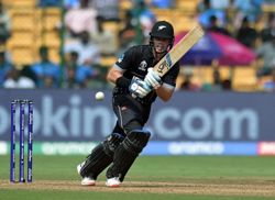 Cricket-New Zealand's Chapman, Foulkes ruled out of India T20s through injury