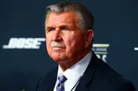 NFL-Mike Ditka, Hall of Fame player and Bears coach, dies at 86
