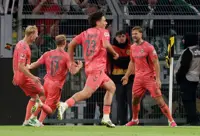 Soccer-Fullkrug haunts former side as Bremen battle for 2-2 draw at Dortmund