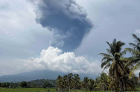 Mt Kanlaon in Philippines erupts, sending ash plume above summit