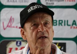 Soccer-CAF reviewing decision to play Africa Cup of Nations every four years