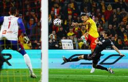 Soccer-Lens hang on for much needed win to climb up Ligue 1 standings