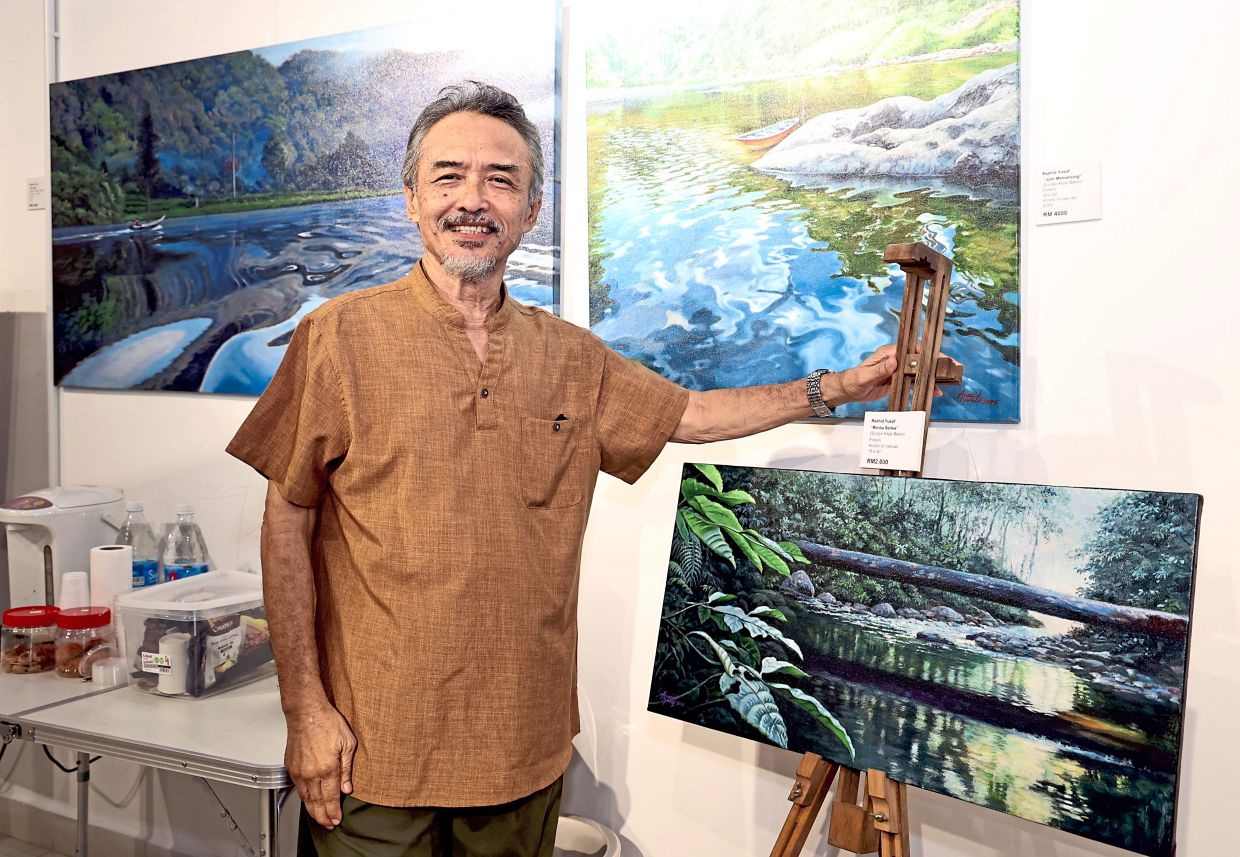 Abd Rasid has been a full-time artist for 25 years.
