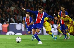 Soccer-PSG beat Le Mans 3-1 as Monaco stay top despite draw