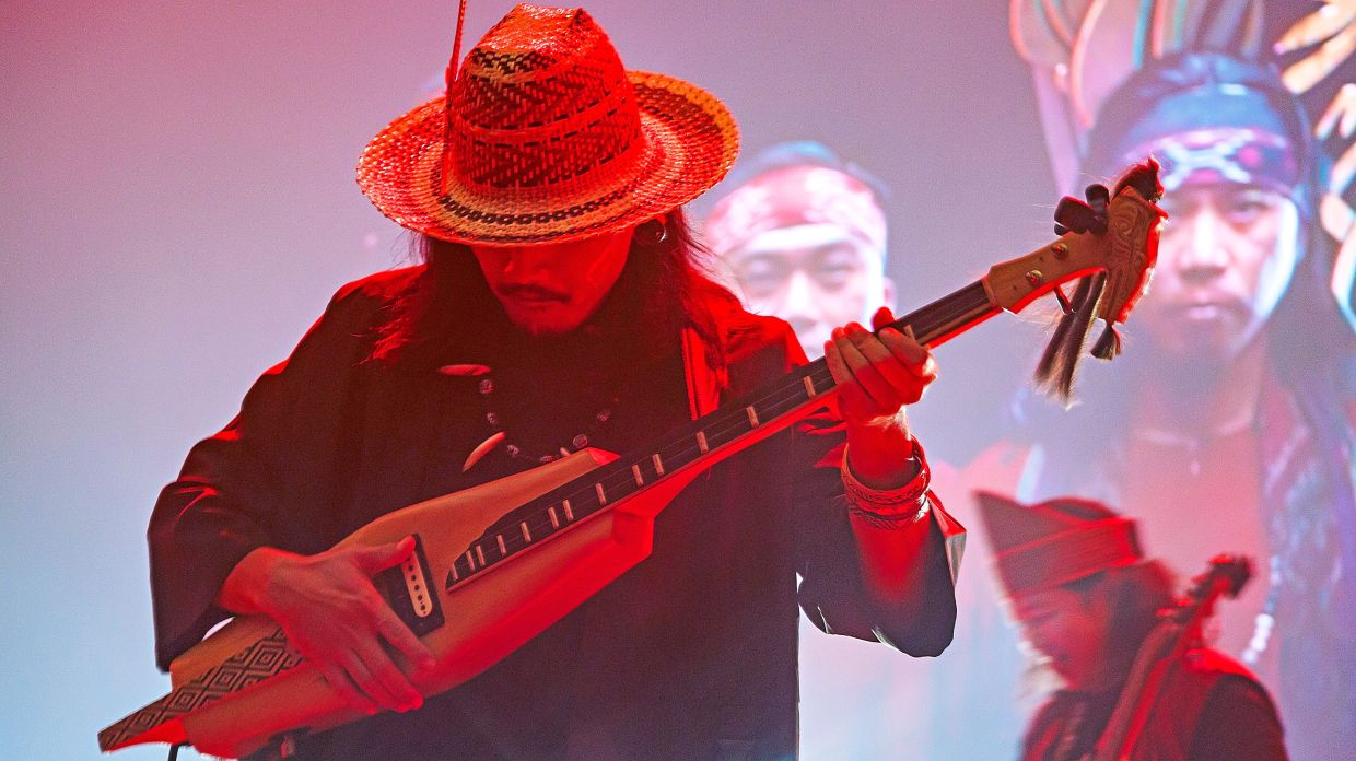 Gindung playing the sundatang during the group’s performance at Rocktimatum Fest 2026 in Sandakan.